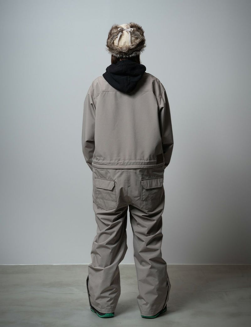 スノージャンプスーツ